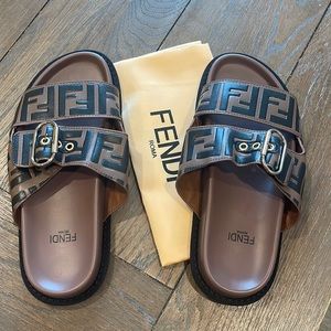 Fendi Leather FF Sandals
